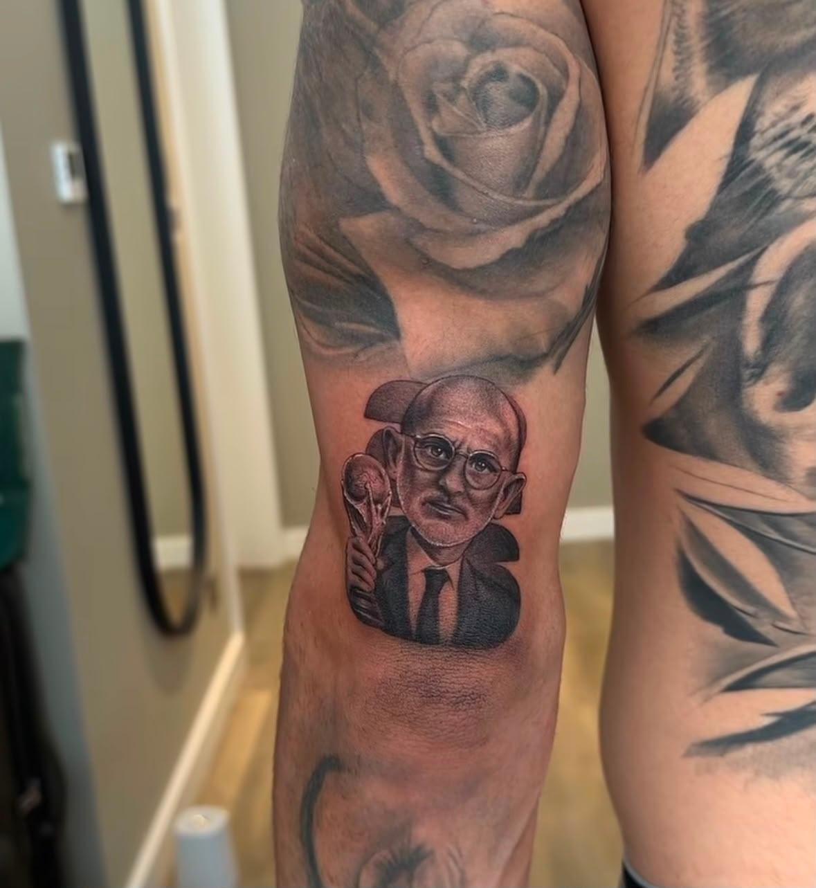Cucurella postou a nova tatuagem em suas redes sociais