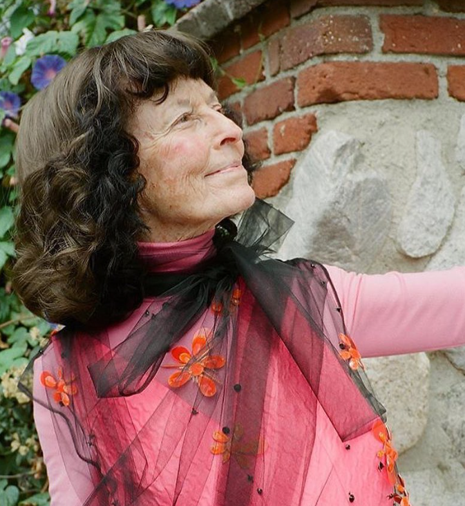 A cantora Linda Perhacs recebeu diagn&oacute;stico de dem&ecirc;ncia h&aacute; alguns anos