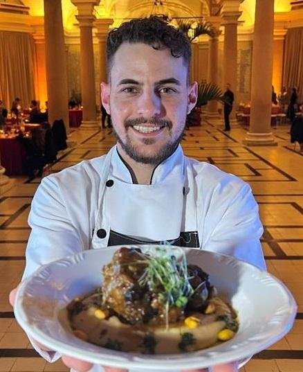 Matheus Monteiro prepara, hoje, um jantar italiano em quatro etapas no Caf&eacute; da Catedral