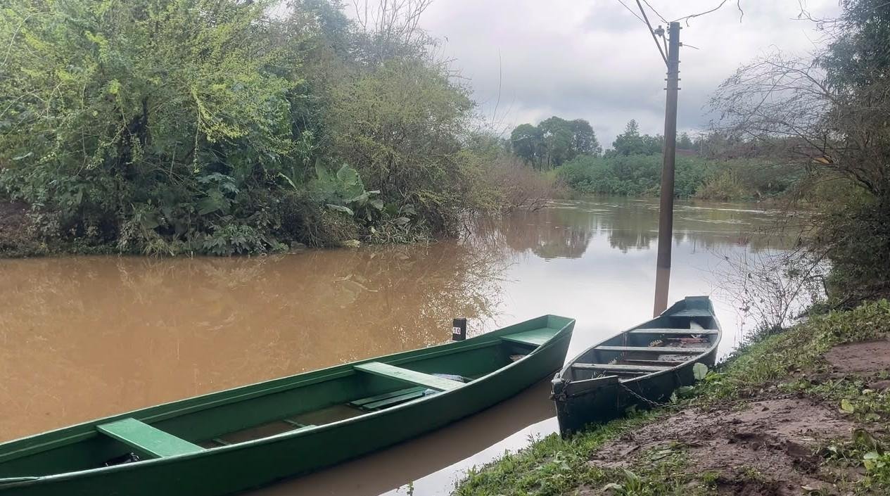 Rio Ca&iacute; est&aacute; fora da cota de inunda&ccedil;&atilde;o, sendo que &uacute;ltima aferi&ccedil;&atilde;o apontou 9,90m, com recuo lento
