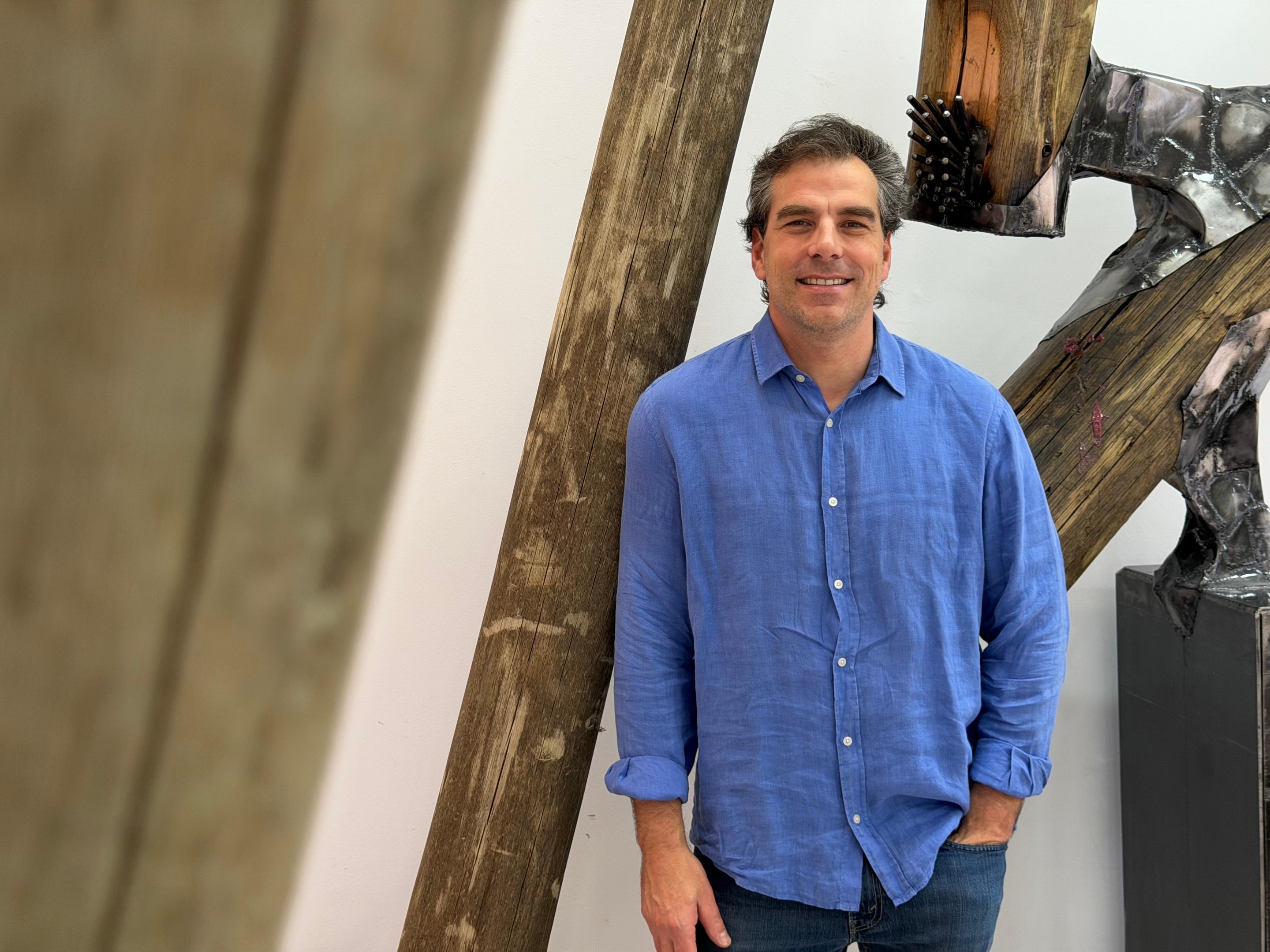 O escultor Leo Stockinger exp&otilde;e em Porto Alegre