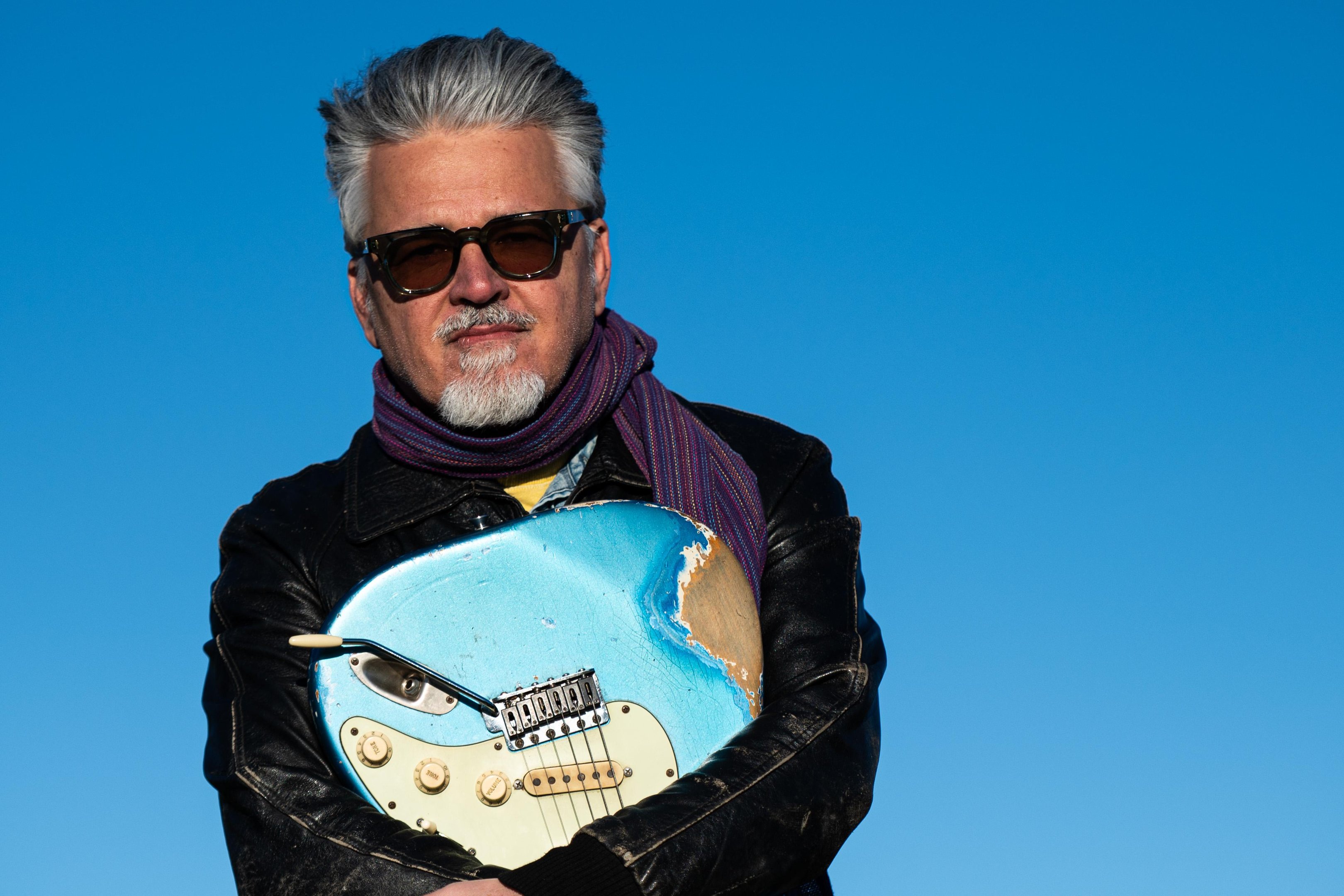 O guitarrista Solon Fishbone participa do Mojo Blues Festival