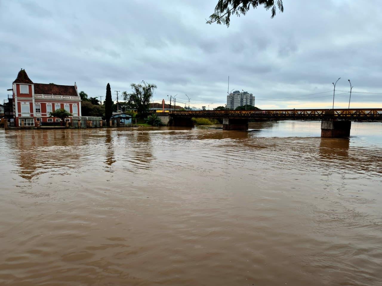 A Administra&ccedil;&atilde;o Municipal segue monitorando a situa&ccedil;&atilde;o e prestando todo o suporte necess&aacute;rio &agrave;s fam&iacute;lias atingidas