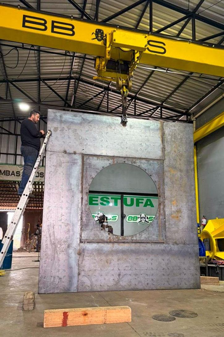 Comportas m&oacute;veis que ser&atilde;o usadas nas galerias dos p&ocirc;lderes 7 e 8, na Zona Norte est&atilde;o em processo de fabrica&ccedil;&atilde;o