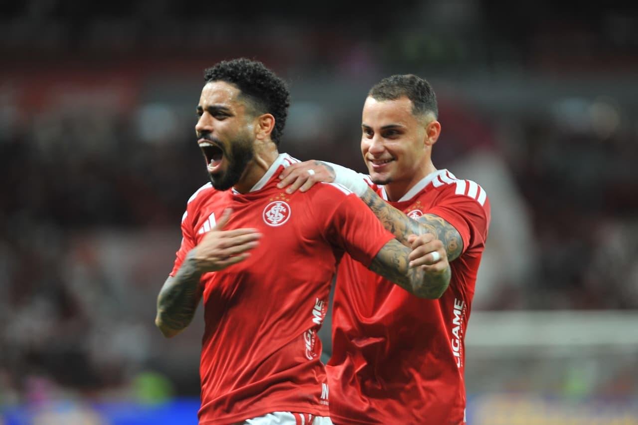 Com gols de Matheus Bahia e Alan Patrick, o Inter decide a vaga em vantagem