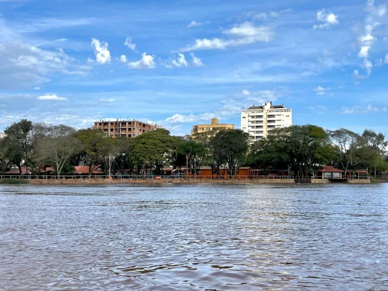 Rio Uruguai segue fora da calha em Uruguaiana