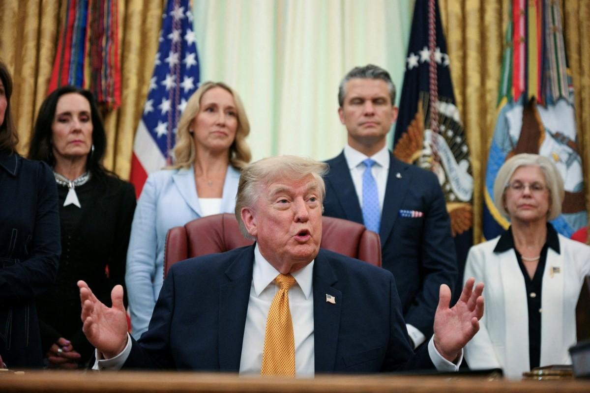 Trump volta a amea&ccedil;ar e fala em &ldquo;&uacute;ltima chance&rdquo; para o Ir&atilde; assinar acordo