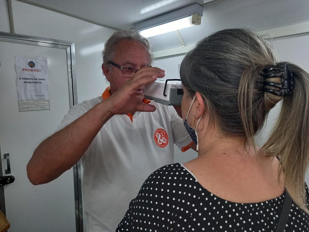 Iniciativa j&aacute; proporcionou 3.986 atendimentos oftalmol&oacute;gicos gratuitos e a entrega de 3.264 &oacute;culos para pessoas em situa&ccedil;&atilde;o de vulnerabilidade social