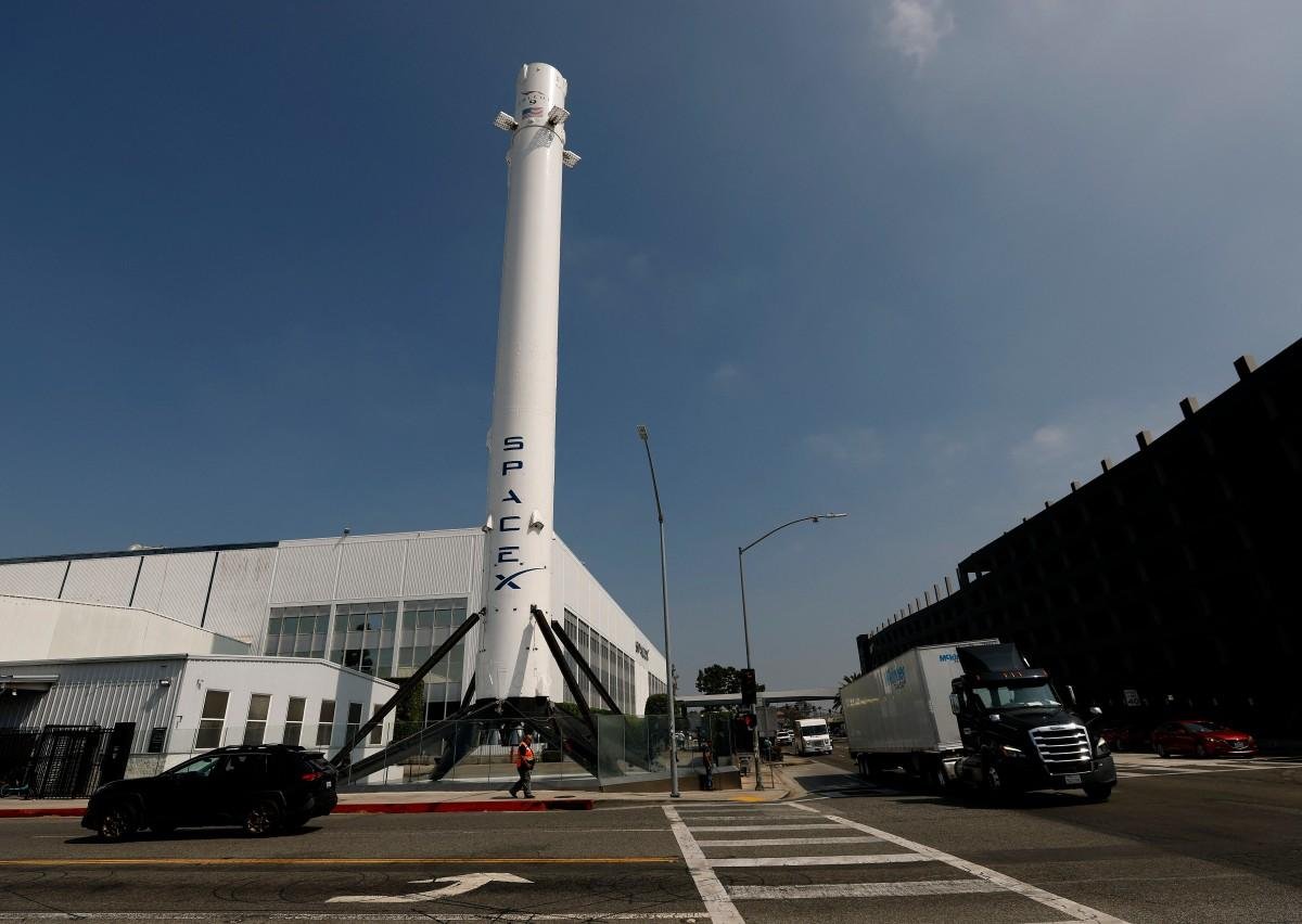 Foguete da SpaceX colide com a Lua