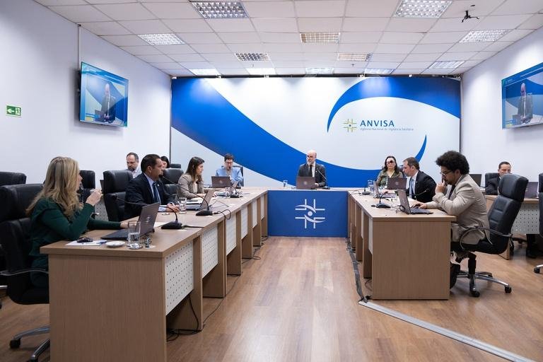 Aprova&ccedil;&atilde;o da Anvisa sobre abertura de processo para revisar normas da propaganda de alimentos e de medicamentos foi decidido na a 14&ordf; Reuni&atilde;o Ordin&aacute;ria P&uacute;blica da Diretoria Colegiada de 2026