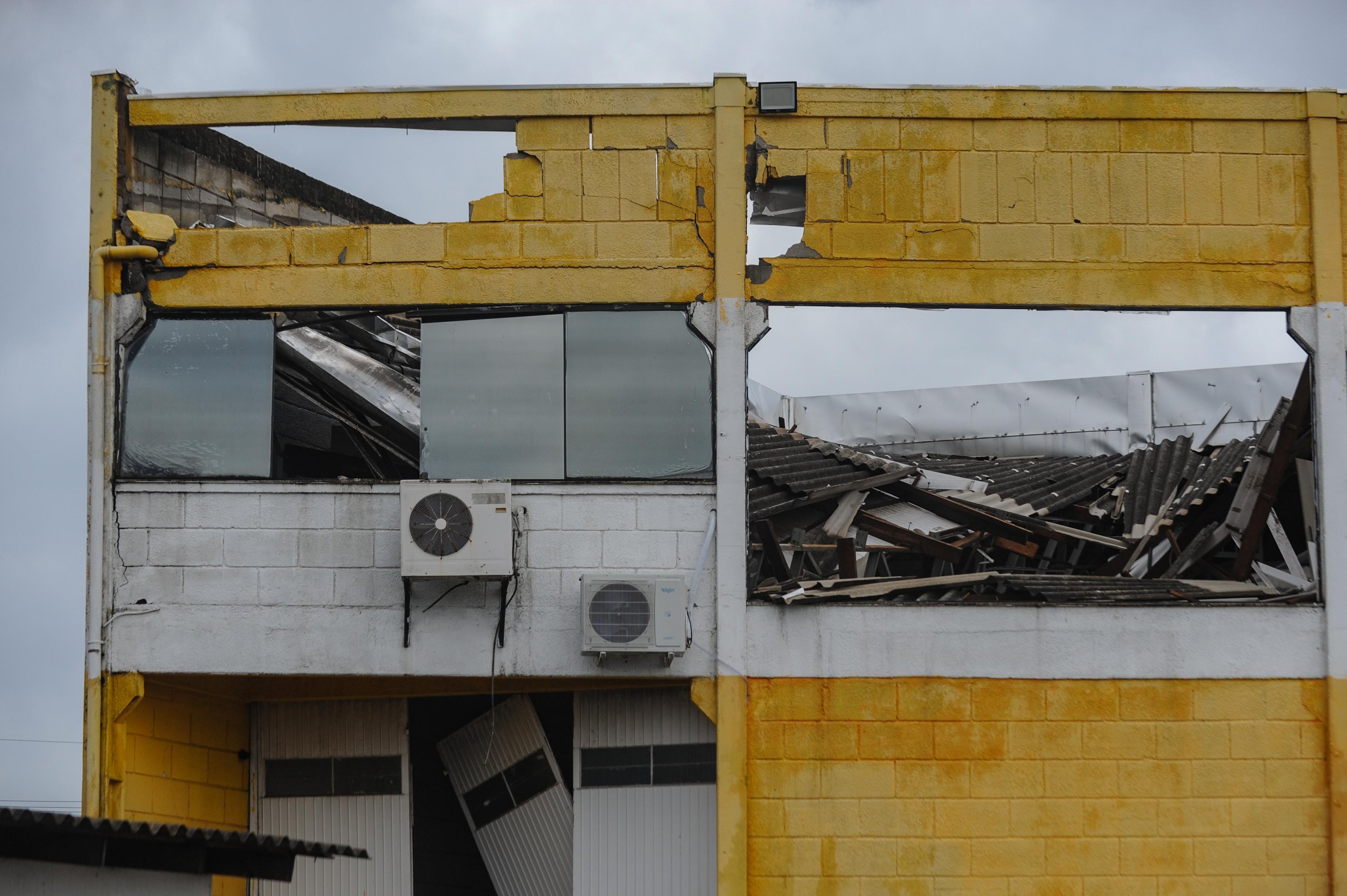 Linha de tempestades avan&ccedil;ar&aacute; sobre o RS nesta quinta, alerta MetSul