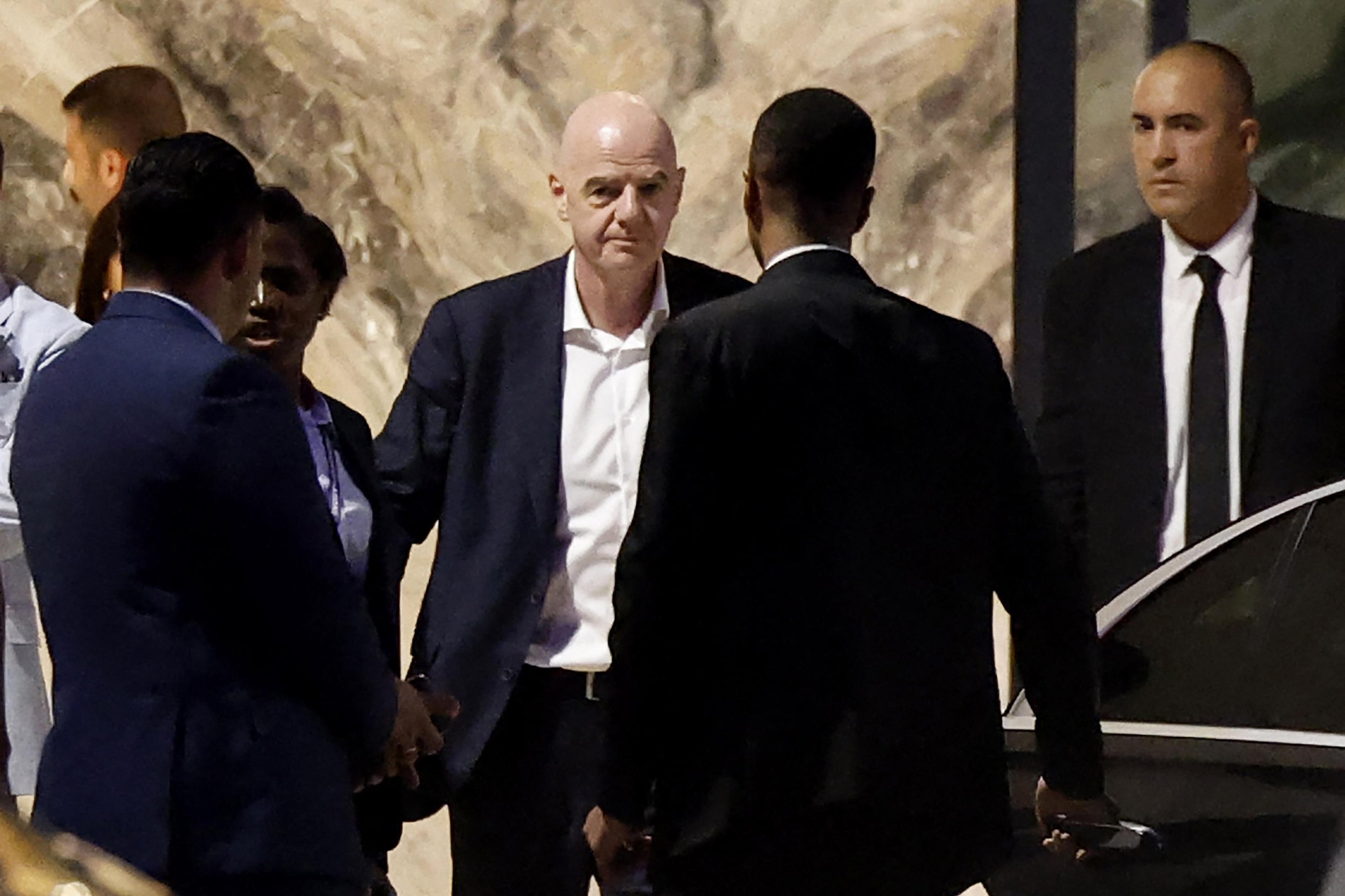 Gianni Infantino recebeu c&uacute;pula da Fifa para reuni&atilde;o de emerg&ecirc;ncia no Marrocos