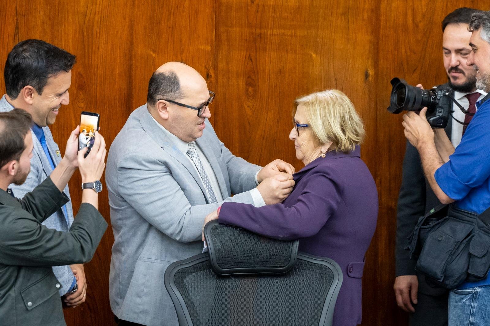Zil&aacute; tomou posse ontem na Assembleia Legislativa do RS