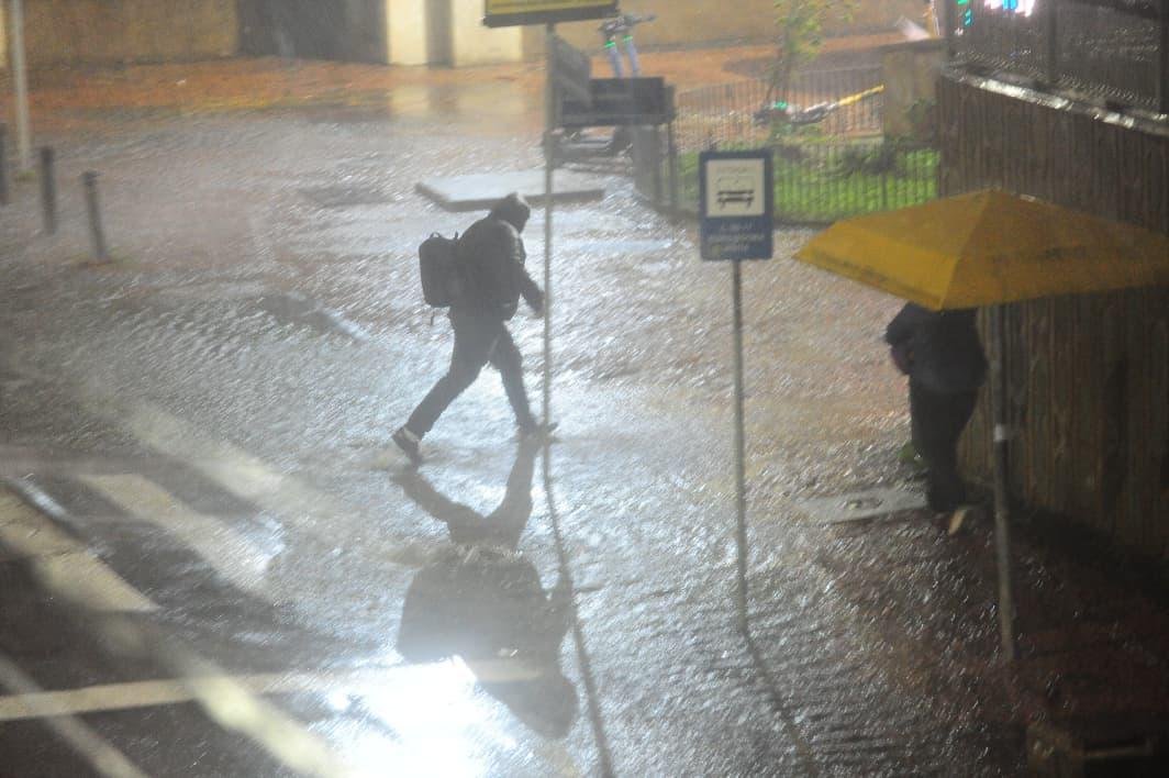 Chuva come&ccedil;ou por volta das 20h30min