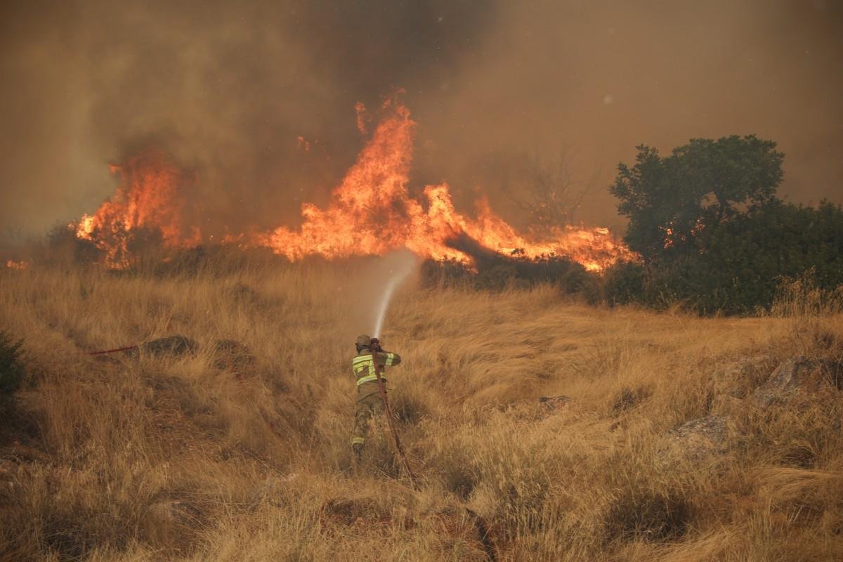 Prefeito &eacute; acusado de ser respons&aacute;vel por inc&ecirc;ndio florestal perto de Atenas