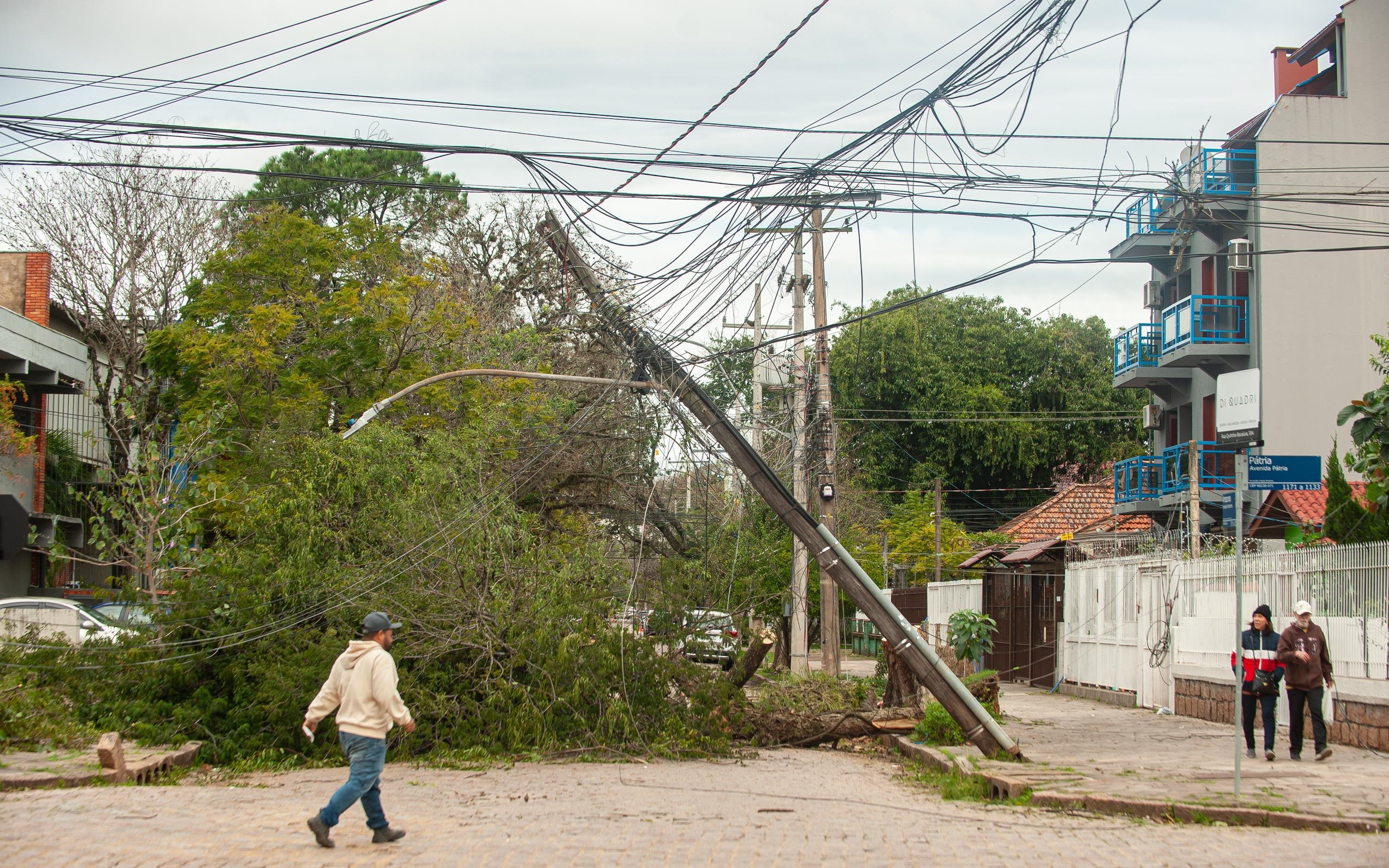 Porto Alegre amanheceu com muitos transtornos; Defesa Civil registrou 44 ocorr&ecirc;ncias