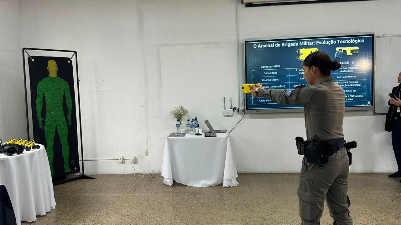 Brigada Militar demonstrou o uso de armas de incapacita&ccedil;&atilde;o neuromuscular