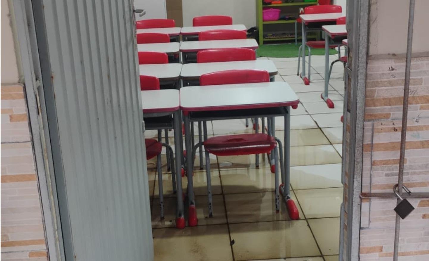 As equipes da Secretaria de Educa&ccedil;&atilde;o est&atilde;o reorganizando os espa&ccedil;os para manter o atendimento