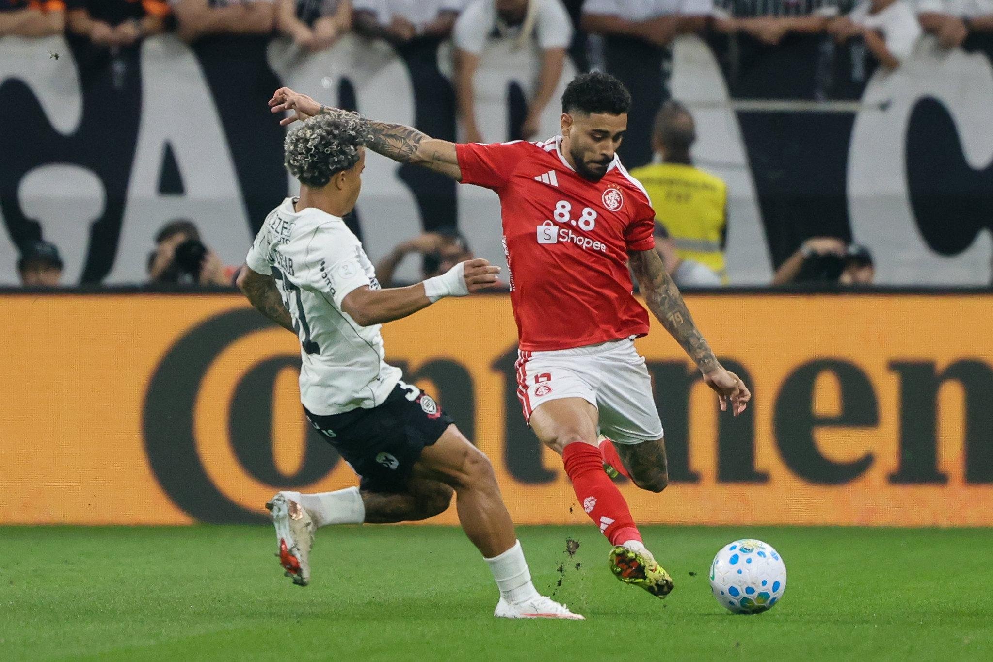 Matheus Bahia firmou-se em uma forma&ccedil;&atilde;o mais defensiva do Inter