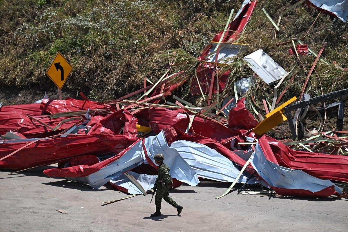 Dissidentes da guerrilha das Farc destru&iacute;ram com explosivos, na madrugada deste s&aacute;bado