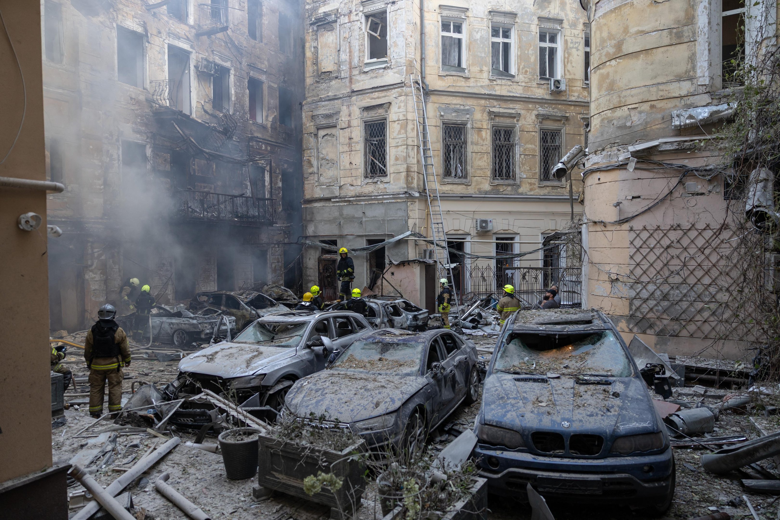 Ataques entre R&uacute;ssia e Ucr&acirc;nia deixam cinco mortes