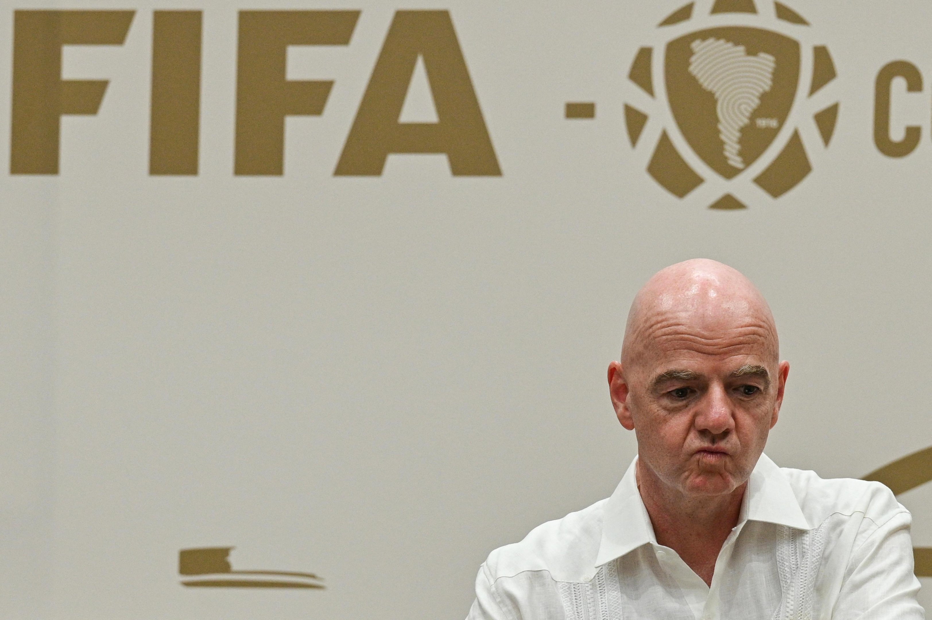 Uefa, Concacaf e AFC afirmam a Infantino que o futebol &ldquo;n&atilde;o pertence a nenhum indiv&iacute;duo&rdquo;