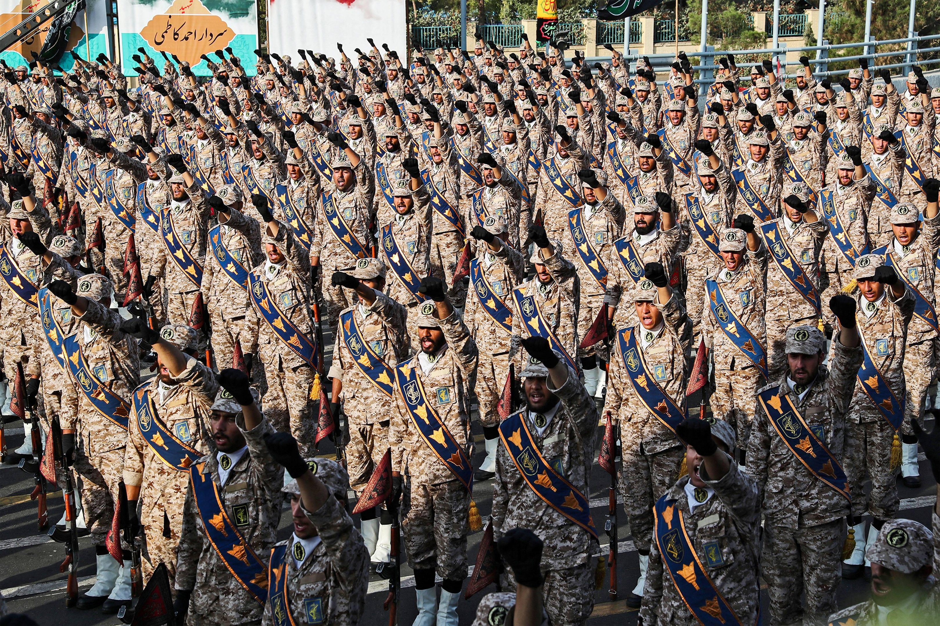 Nomea&ccedil;&atilde;o refor&ccedil;a a influ&ecirc;ncia da Guarda Revolucion&aacute;ria sobre o Ex&eacute;rcito iraniano