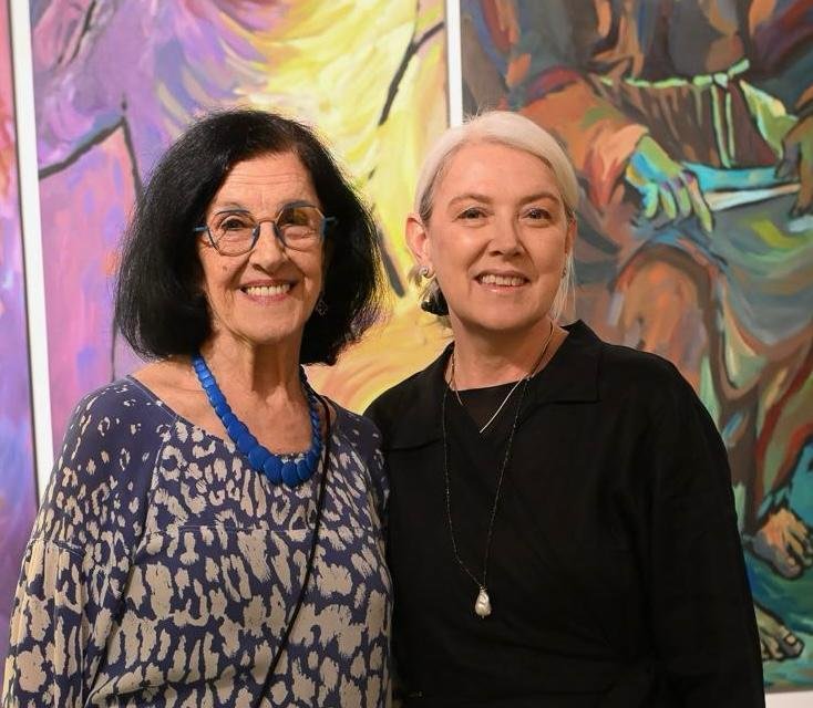 Bea Balen Susin com Marilene Bittencourt, na abertura da mostra 'Retratos', na Galeria Habitart