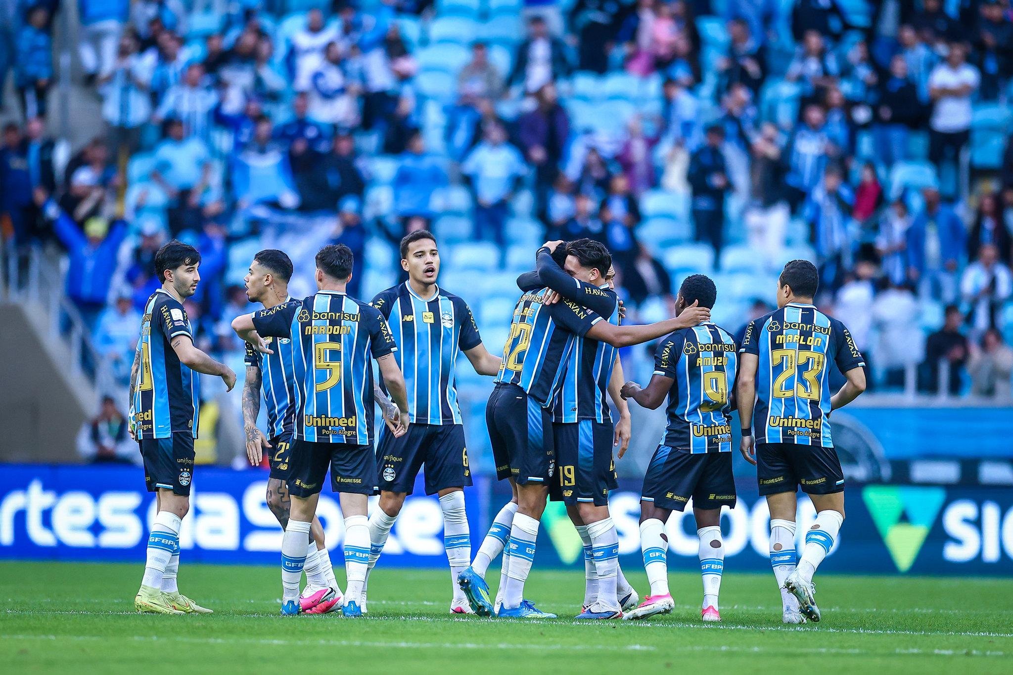 Contra o S&atilde;o Paulo, cinco estrangeiros come&ccedil;aram jogando e outros quatro entraram no decorrer do jogo