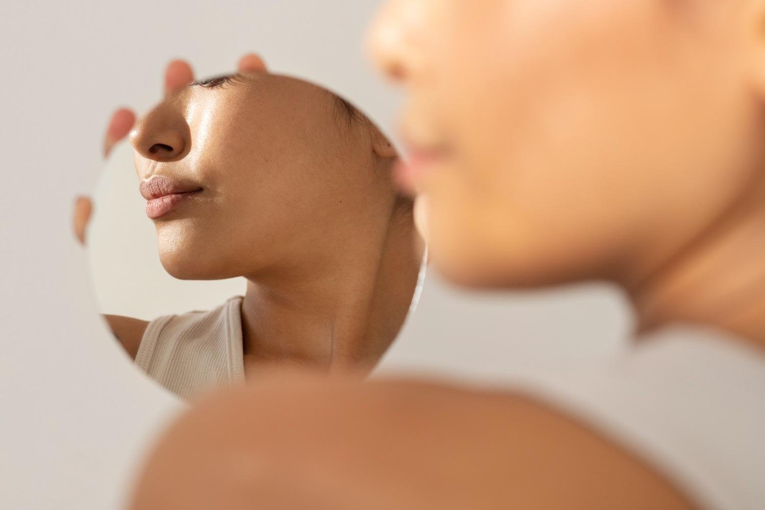 A est&eacute;tica n&atilde;o precisa transformar o rosto para trazer uma mudan&ccedil;a, diz Eduarda Machado