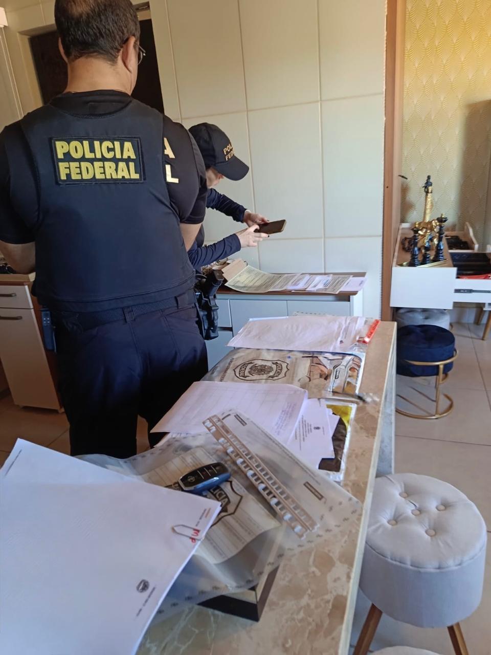 Tr&ecirc;s pessoas foram presas durante a Opera&ccedil;&atilde;o, que cumpriu mandados em Minas Gerais e na Bahia