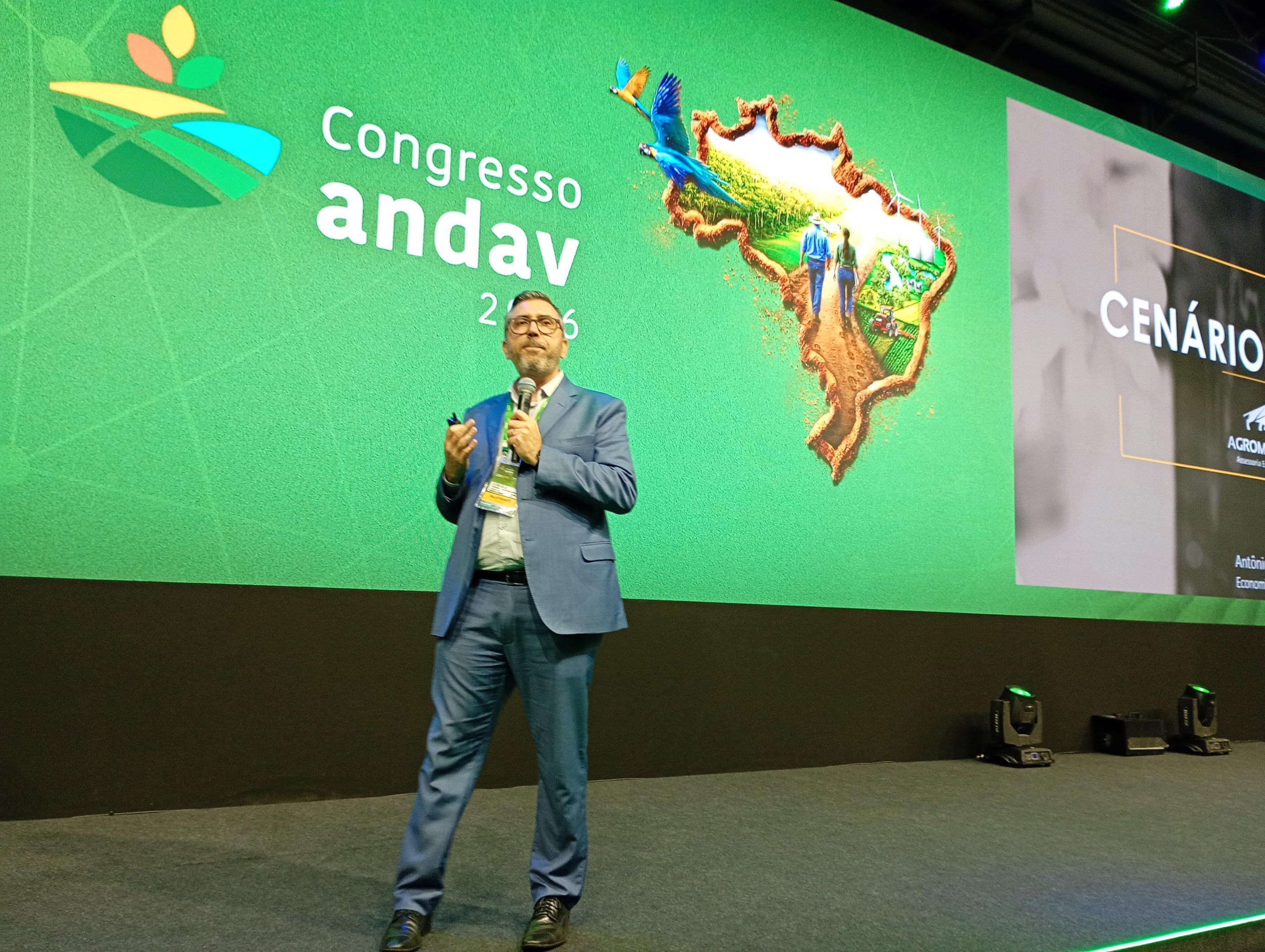 &ldquo;O agro n&atilde;o est&aacute; em crise. Ele est&aacute; contaminado por uma crise macroecon&ocirc;mica&rdquo;, afirmou Da Luz
