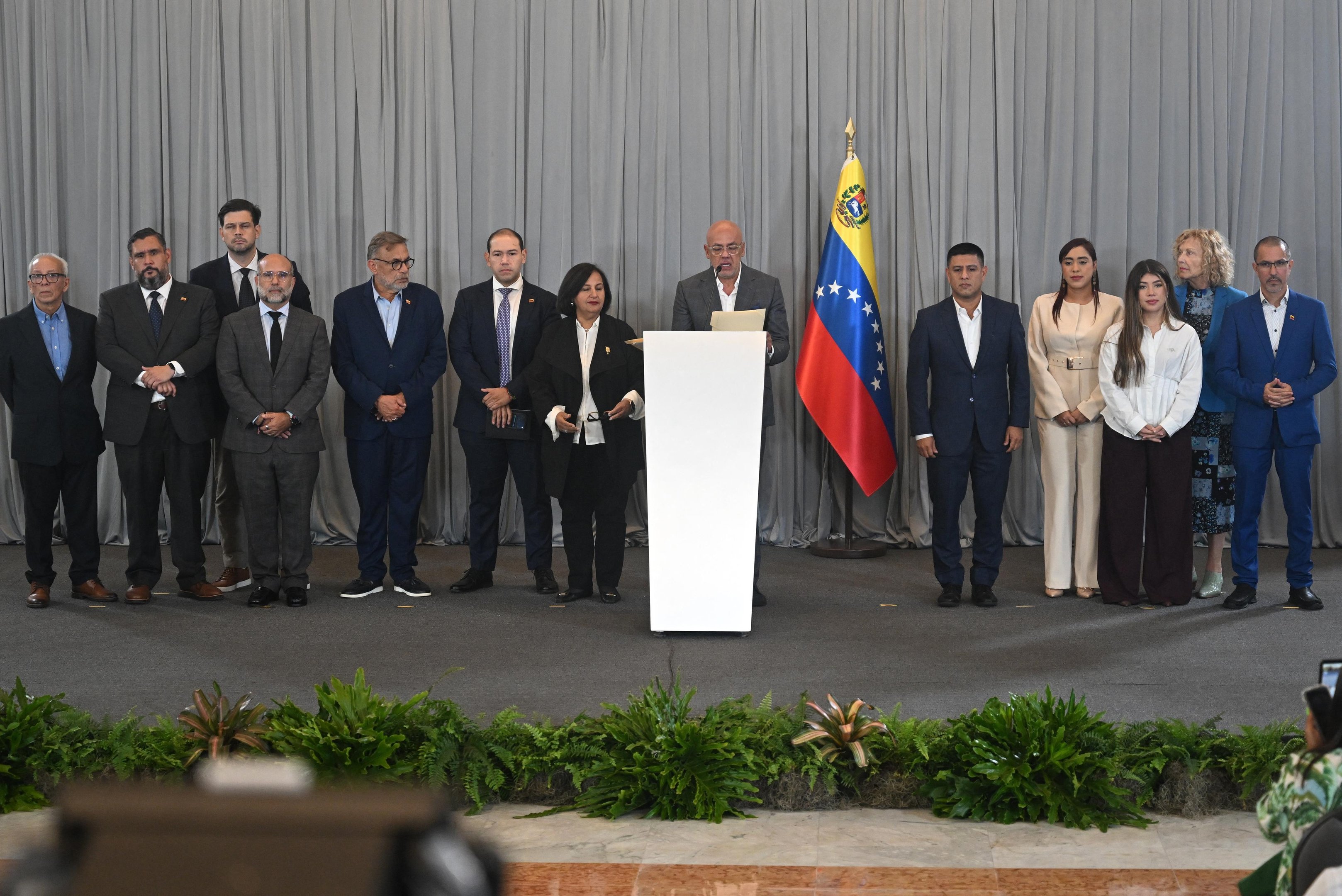 Governo interino da Venezuela e a oposi&ccedil;&atilde;o anunciaram que v&atilde;o unir esfor&ccedil;os para recuperar as reservas de ouro do pa&iacute;s bloqueadas na Inglaterra