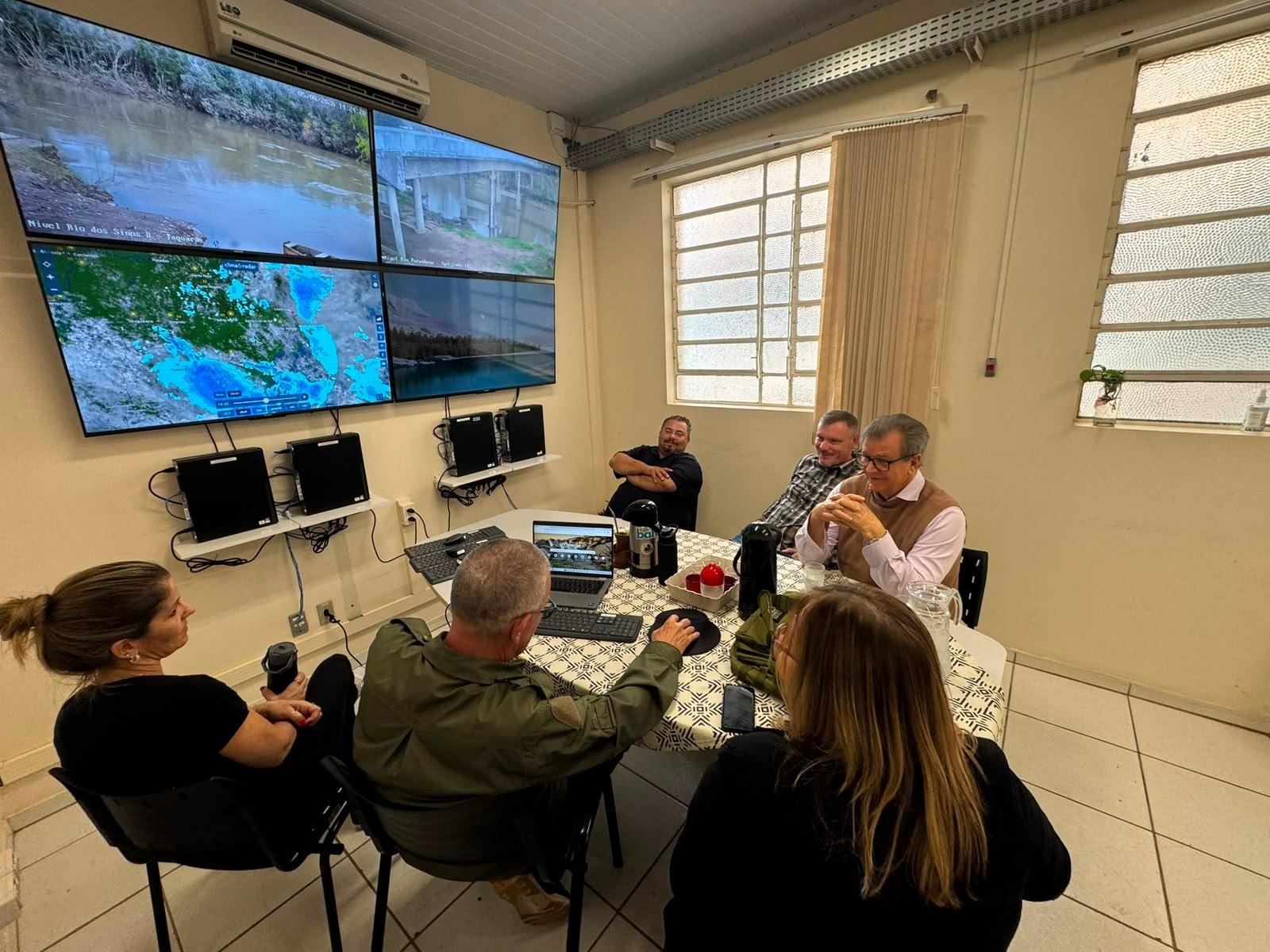 Central de Monitoramento acompanha em tempo real o n&iacute;vel dos rios e pontos de alagamentos