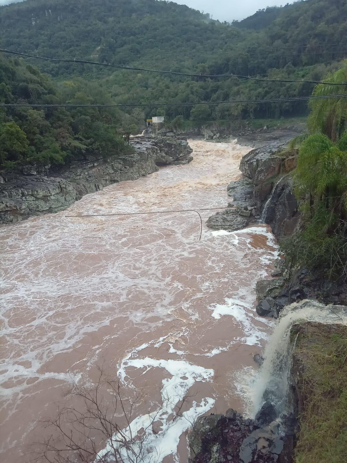 Rio Guapor&eacute;, em Guapor&eacute;, ultrapassou a cota de alerta, mas tem tend&ecirc;ncia de decl&iacute;nio