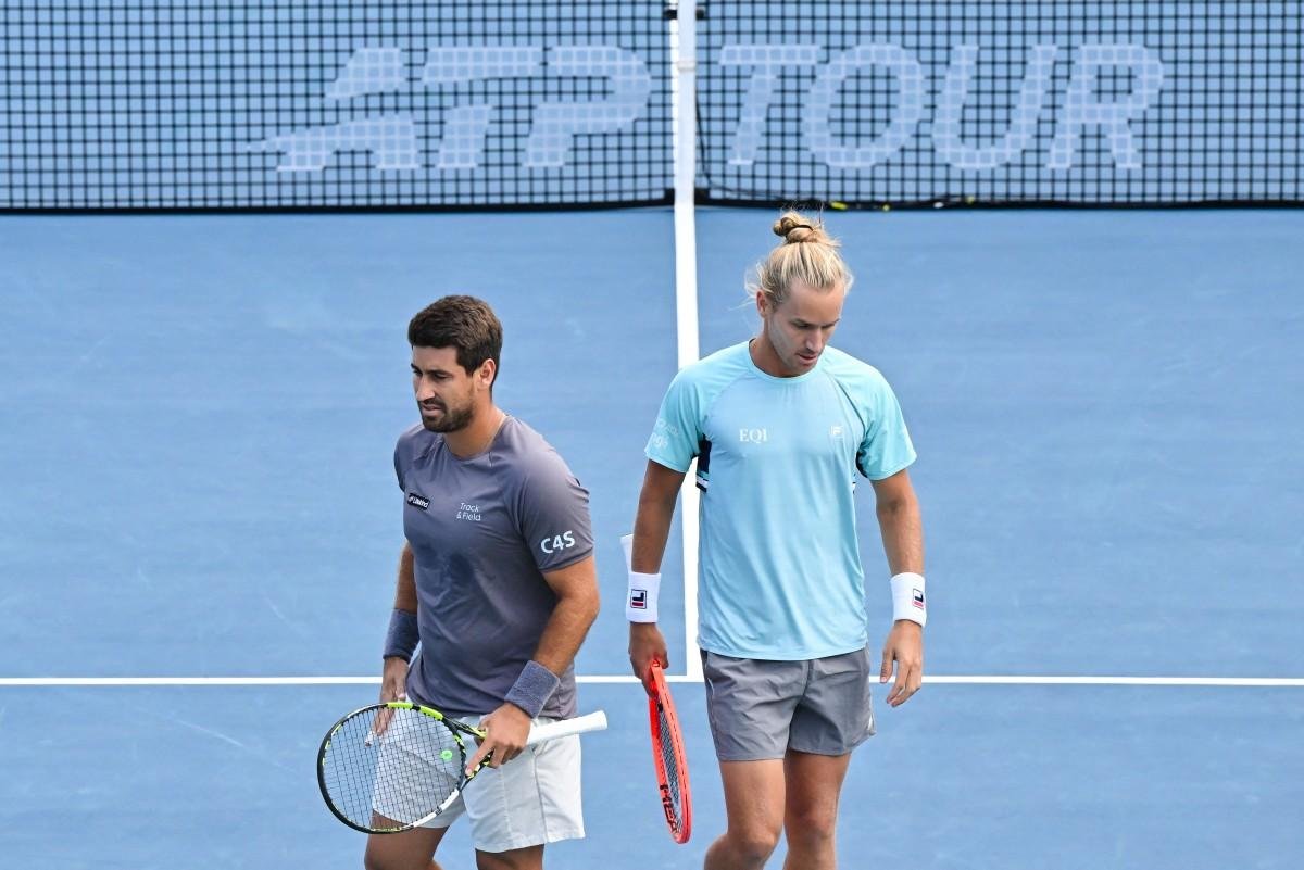 Dupla de tenistas ga&uacute;chos&nbsp;conquista&nbsp;t&iacute;tulo do&nbsp;Masters 1000 de Montreal