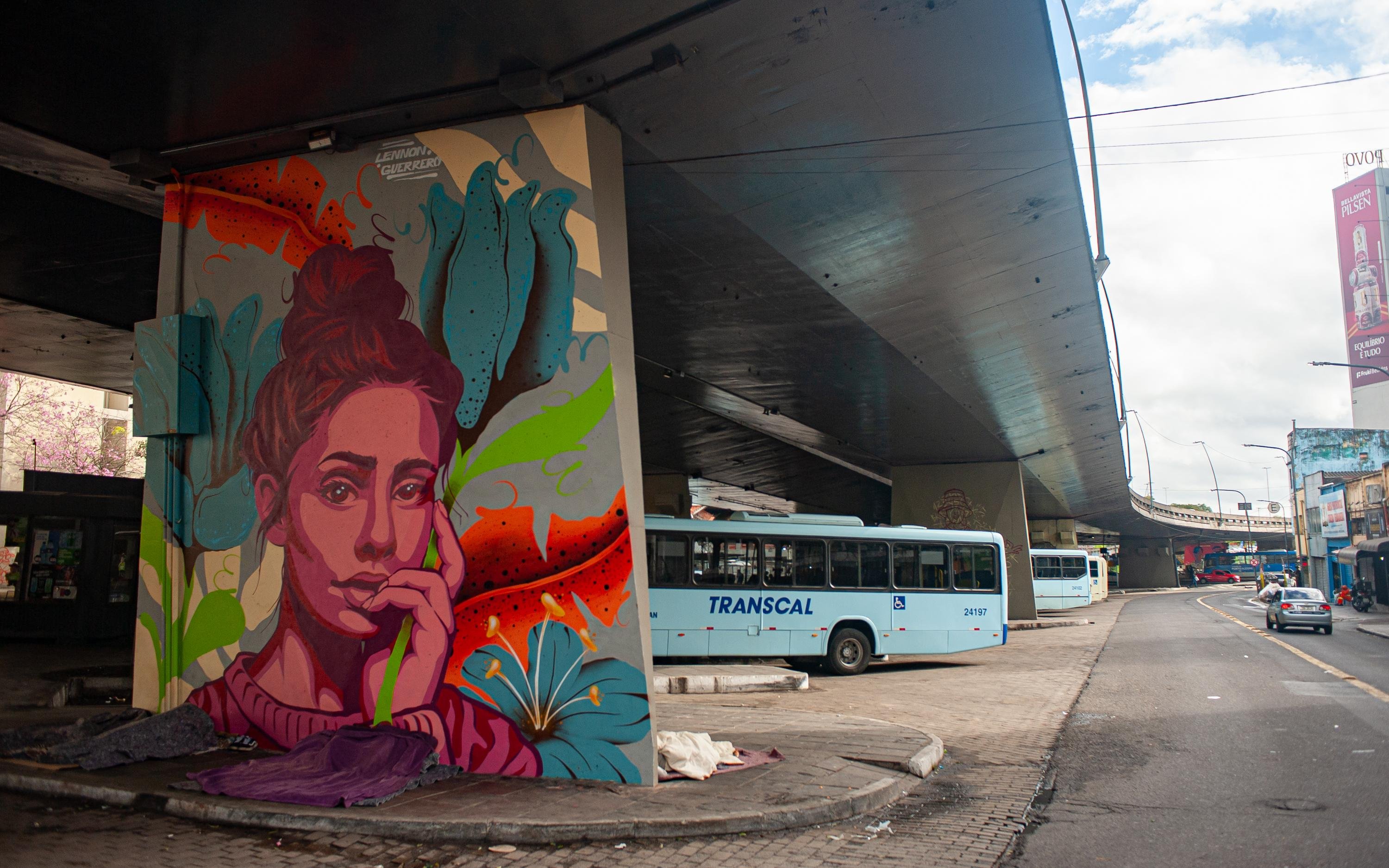 Novos grafites nos pilares do Viaduto da Concei&ccedil;&atilde;o