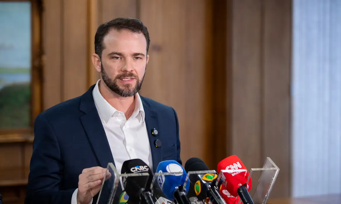 O governo brasileiro oficializou, nesta quinta-feira, 13, a abertura do processo para a aplica&ccedil;&atilde;o de medidas de reciprocidade comercial