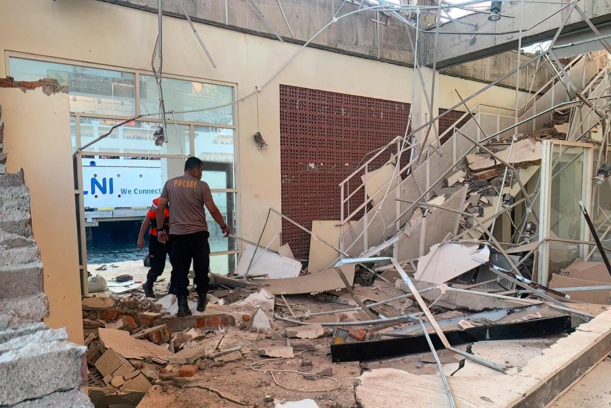 Terremoto deixa 47 mortos na Indon&eacute;sia