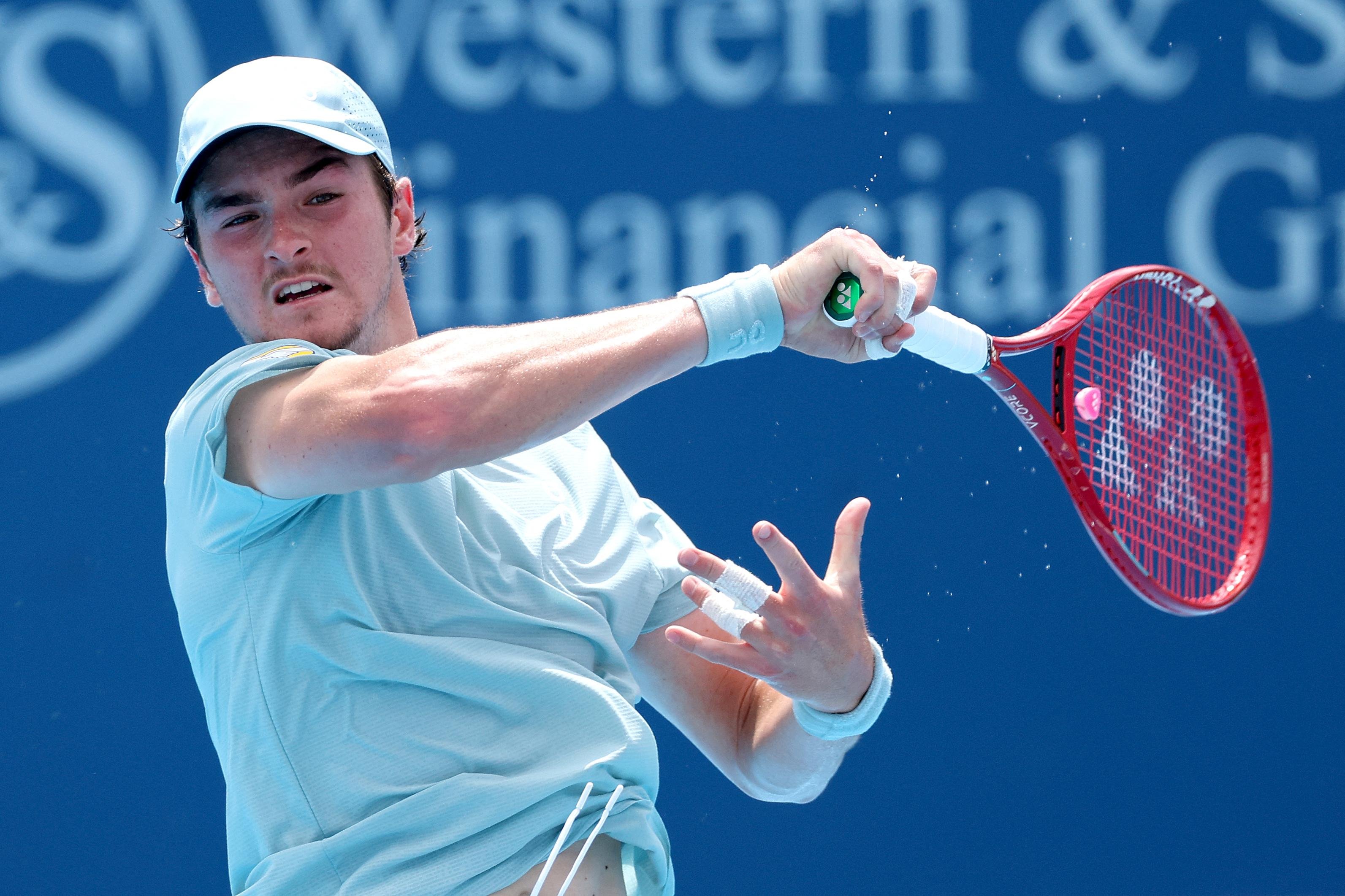 Jo&atilde;o Fonseca derrotou o holand&ecirc;s por 2 sets a 0 neste domingo