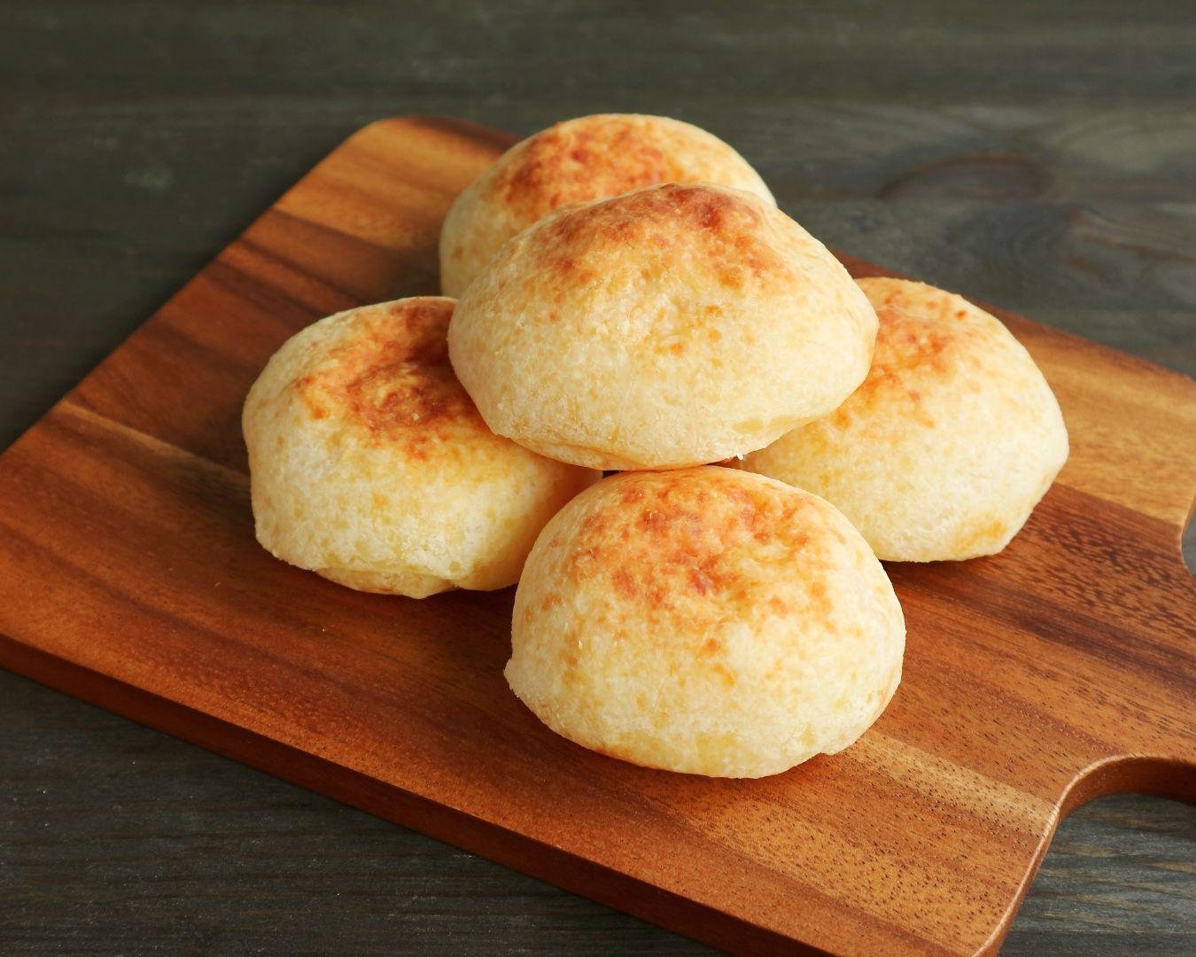 P&atilde;o de queijo pode fazer parte do pr&eacute;-treino, desde que quantidade e hor&aacute;rio sejam adequados ao tipo de exerc&iacute;cio e &agrave; rotina alimentar