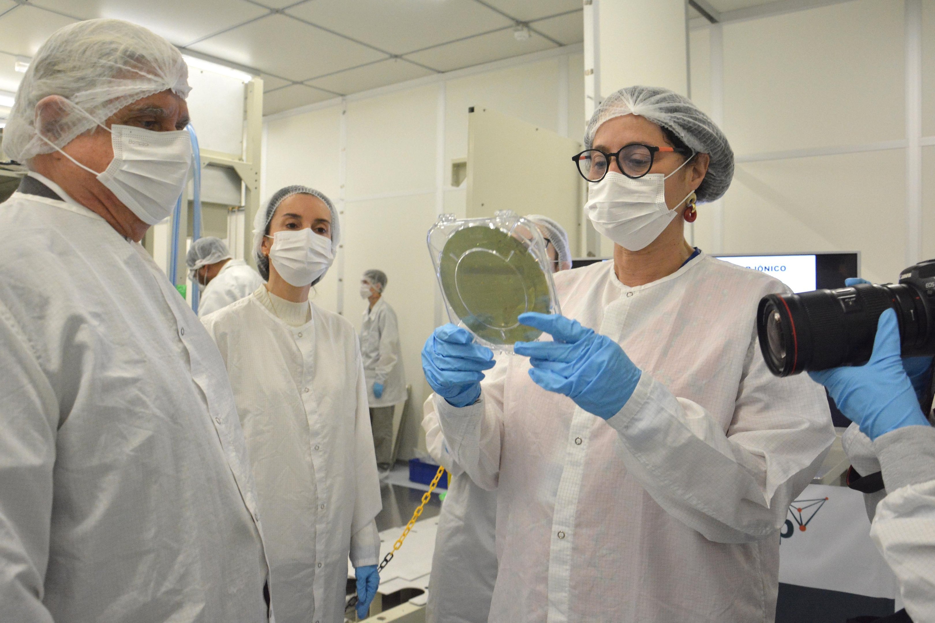 Titular da pasta de Ci&ecirc;ncia, Tecnologia e Inova&ccedil;&atilde;o acompanhou os novos maquin&aacute;rios de alta tecnologia que chegaram &agrave; unidade