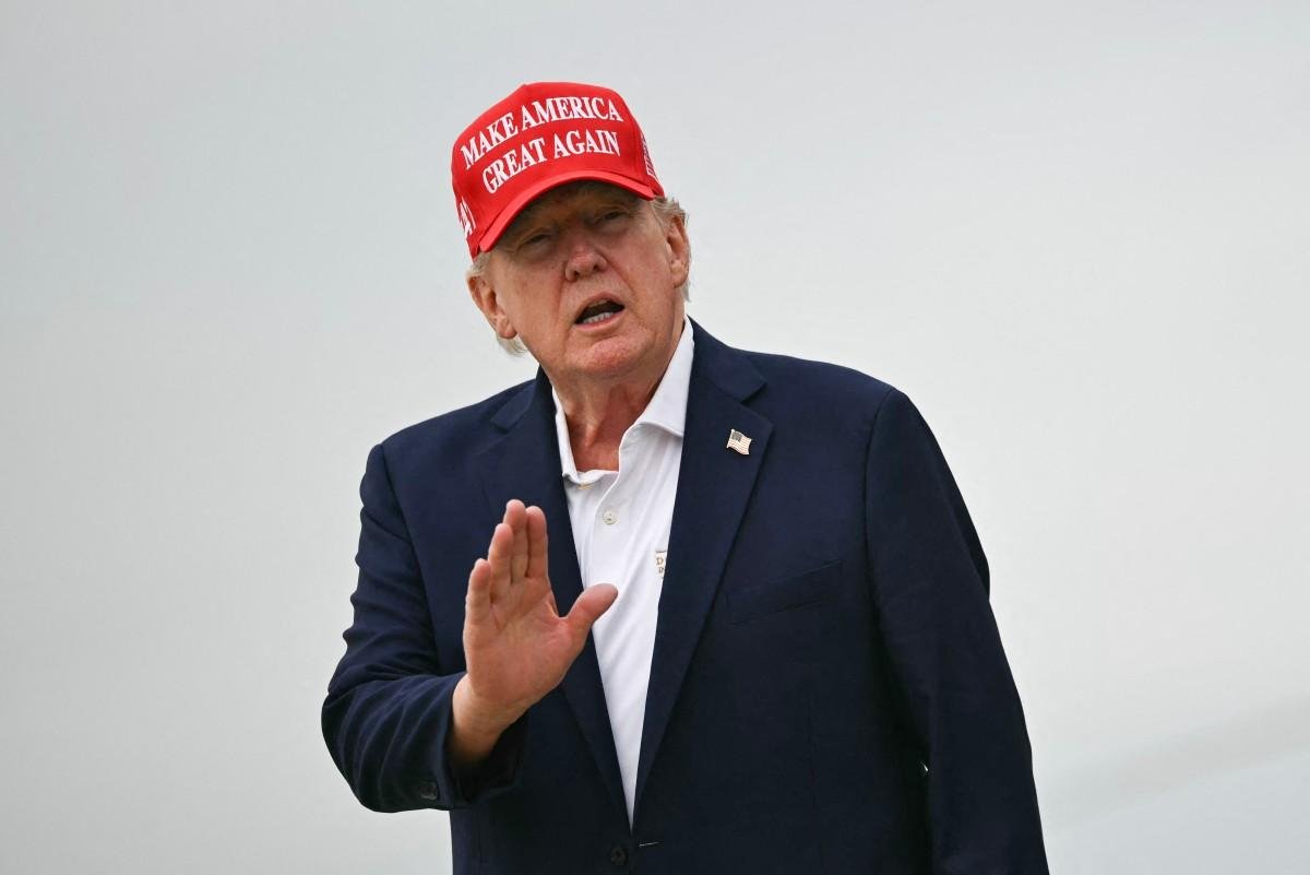 Trump nega&nbsp;negocia&ccedil;&otilde;es em curso ou agendadas com o Ir&atilde;