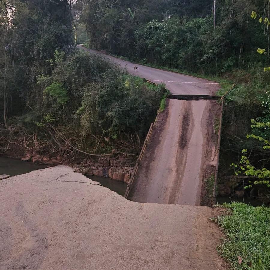 Ponte que liga Marcelino Ramos a localidade de Suzana caiu na noite de segunda-feira