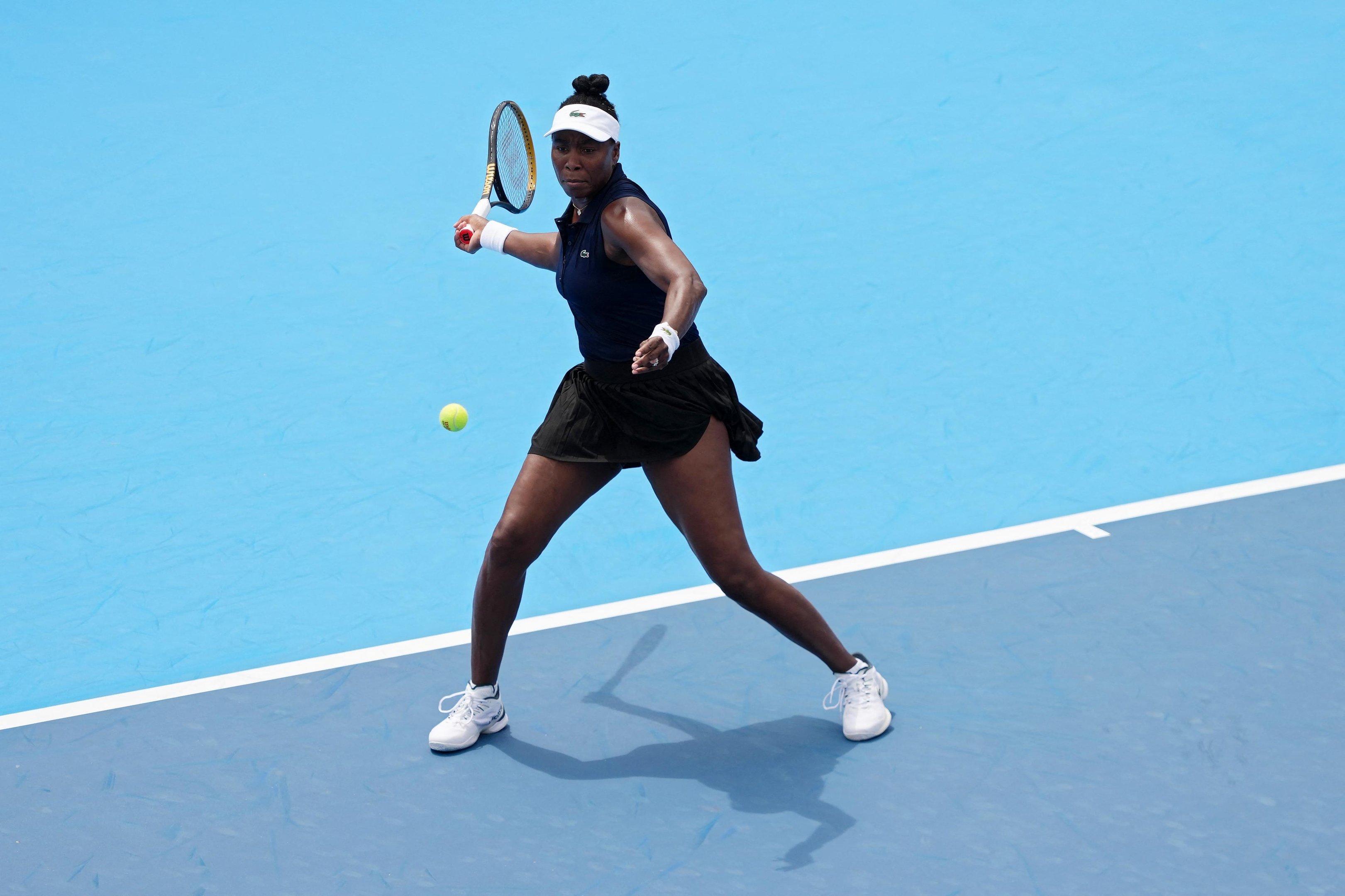 As irm&atilde;s Williams foram derrotadas nas duplas na segunda-feira, no torneio de Cincinnati