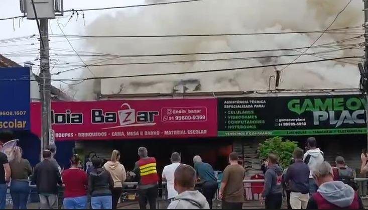 Inc&ecirc;ndio atinge lojas na regi&atilde;o central de Novo Hamburgo