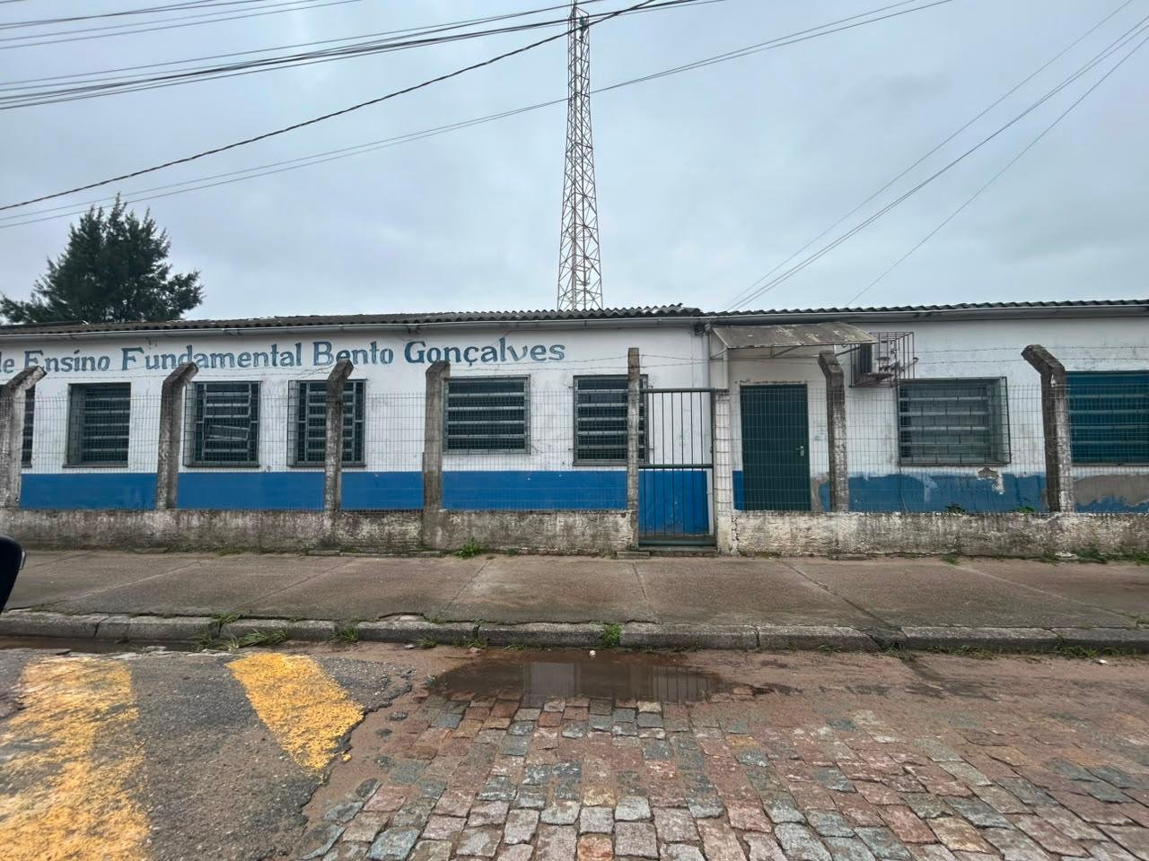 Mais de 300  alunos do 1&ordm; ao 9&ordm;  do ensino fundamental estudam no local