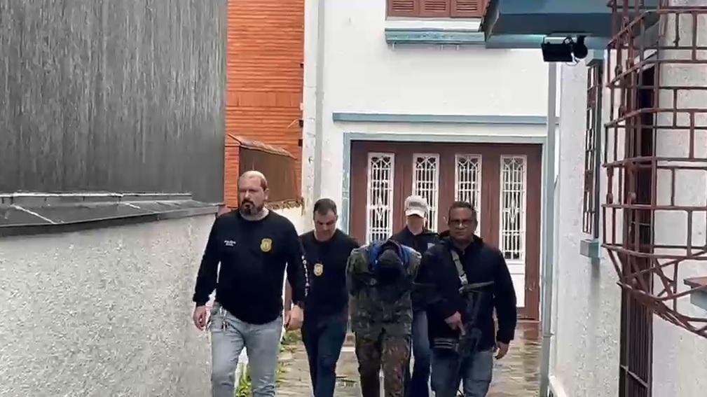 Tio de menina morta ap&oacute;s agress&otilde;es &eacute; preso em Porto Alegre