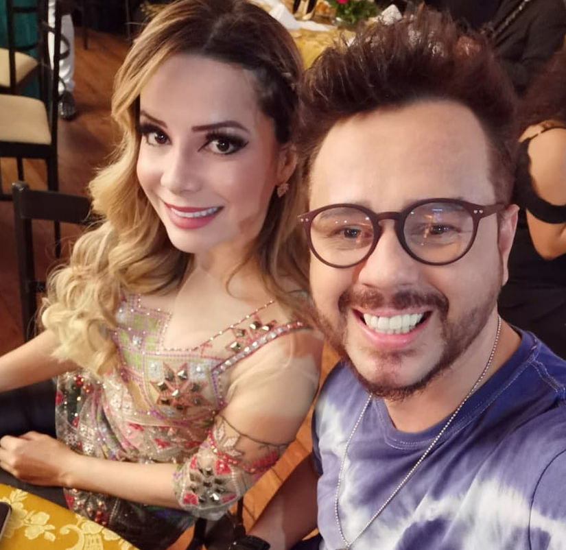 Antonio Calixto junto a sua parceira musical Natiare Azevedo, cover de Sandy.