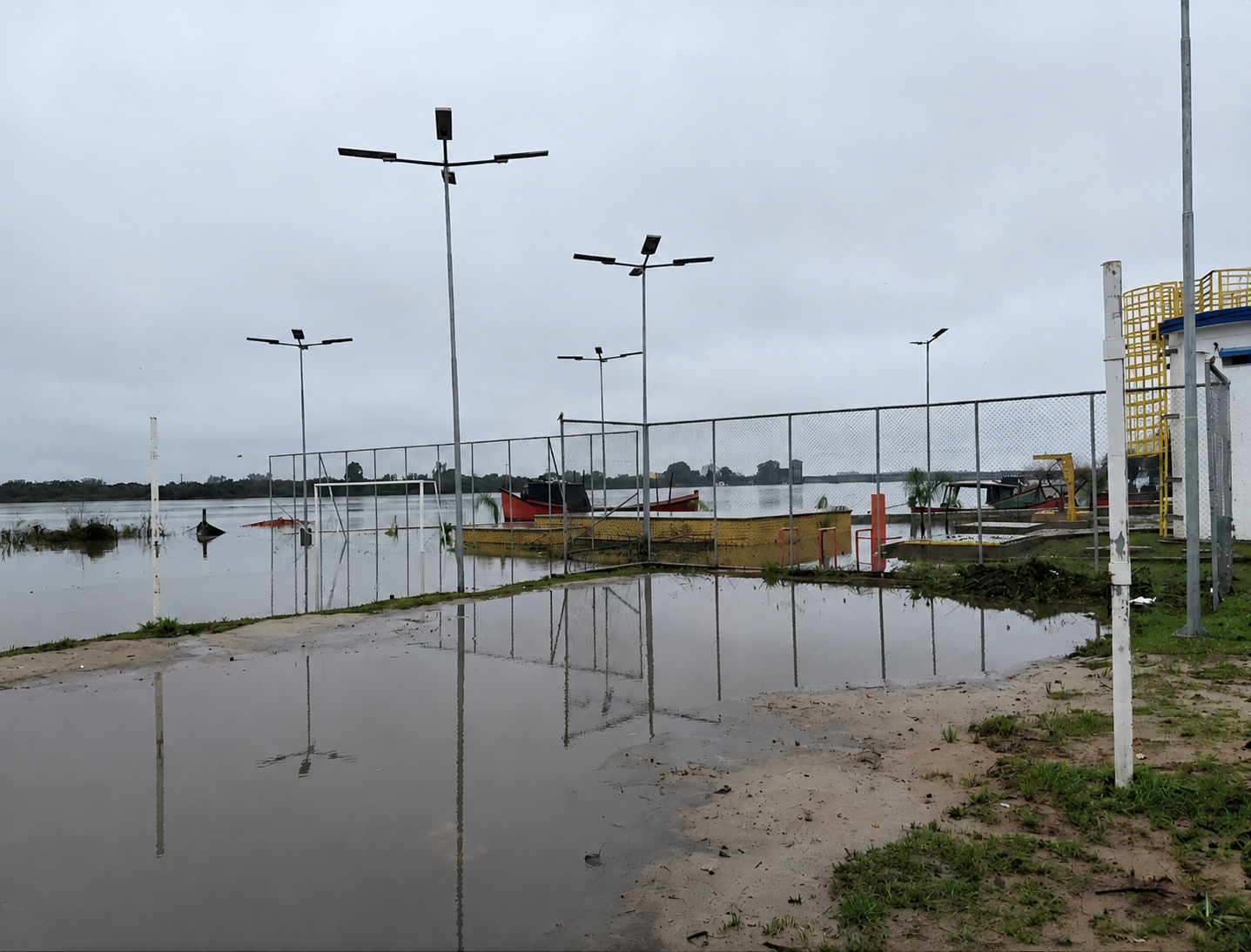 Desde o segunda-feira foram registrados cerca de 230 mil&iacute;metros de chuva na cidade